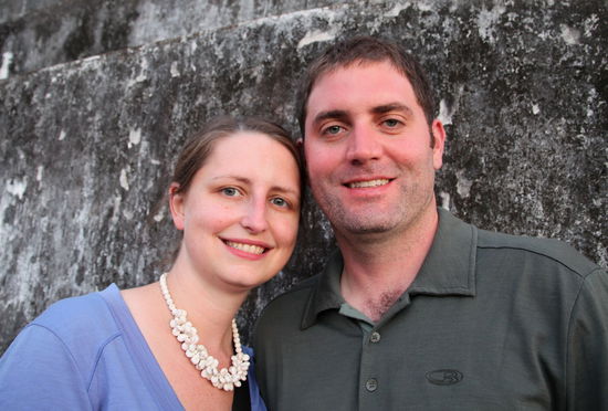 Nachdem die Sonne hinter den Bergen verschwunden war, lösten sich die Massen auf und ich fand meine Frau wieder und auch Amy und Sean.