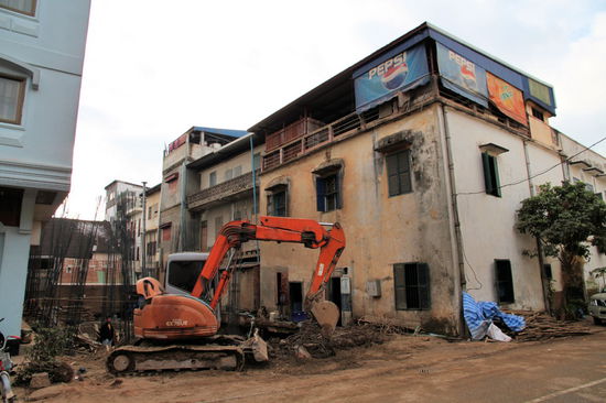 Überall wird alte Bausubstanz abgerissen um Neubauten Platz zu machen.