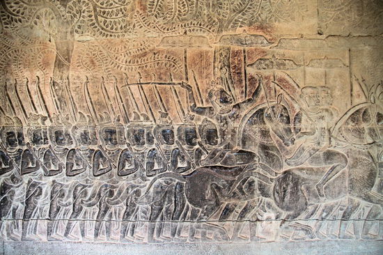 Sehr detailliert und kunstvoll werden wichtige historische Ereignisse dargestellt.