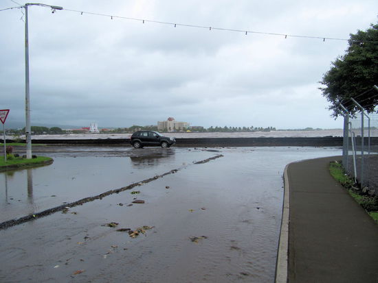 Die Kanalisation war etwas überfordert mit den Wassermassen.