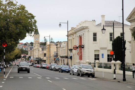 Zwischen Christchurch und Dunedin liegt Oamaru. Die Stadt ist bekannt für ihre hübschen historischen Gebäude aus 'Oamaru Stone' einem hellen lokalen Kalkstein.