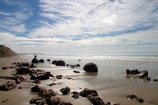 Mischung aus ganzen und geplatzten Kugeln.