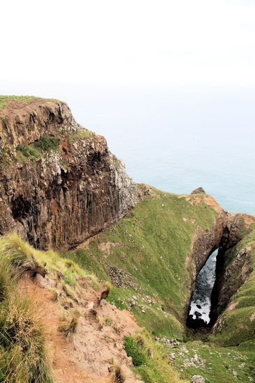 Vom Parkplatz am Sandymount liefen wir den loop zu The Chasm und dann zum Lovers Leap (im Bild). Auf dem Rückweg waren wir noch auf der Spitze des Sandymount.