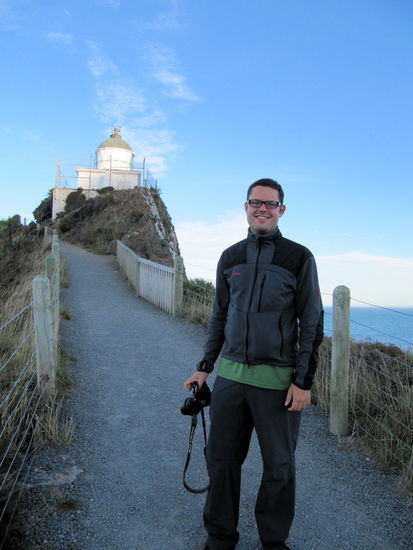 Im Hintergrung der Leuchtturm am Nugget Point (von 1869). Hier haben wir viele Vögel und Robben gesehen.