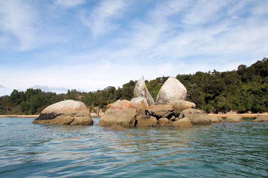 Der sehr bekannte 'Split Apple Rock'.