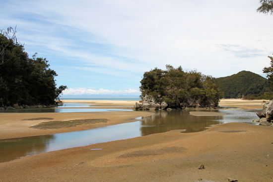 ... und wunderschöne Buchten.