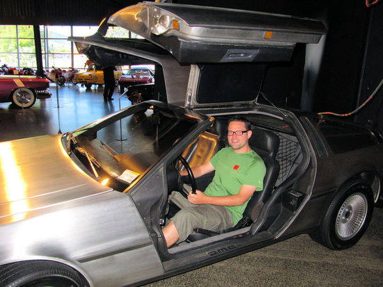 In Nelson besuchten wir das WOW-Museum (World of Wearable-Arts). Es gab nette Anziehsachen und nette Autos zu besichtigen. Lizzy und Mary waren ganz begeistert von den Klamotten und ich tauschte kurzzeitig unseren Campervan gegen den DeLorean aus "Zurück in die Zukunft".