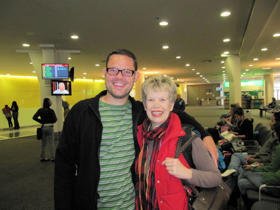 Marys Ankunft am Flughafen von Christchurch. Ich zähle Christchurch mal großzügig zum Nordosten. 