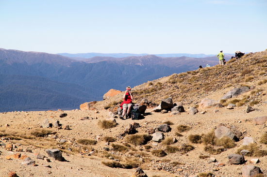Mary war vorgegangen und hatte zwischen den Seen auf uns gewartet.