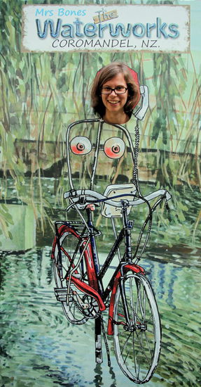 Darf ich vorstellen - Mrs Bones ...