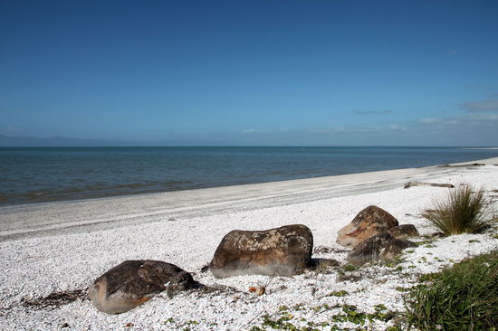 Erneut ein schöner Strand für eine Pause.