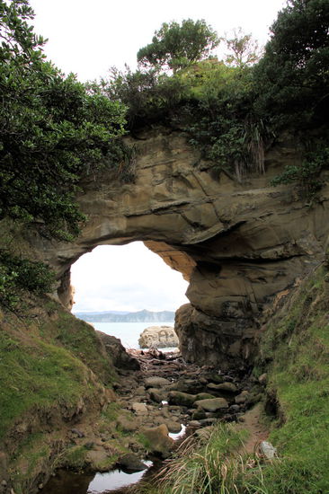 Ein kleiner Seitenweg führt zum 'Hole in the Wall'.