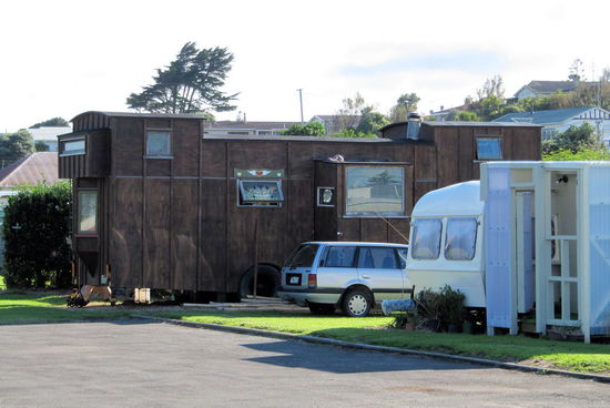 Das Gefährt stand im Bereich der Dauercamper und machte einen sympatischen Eindruck.