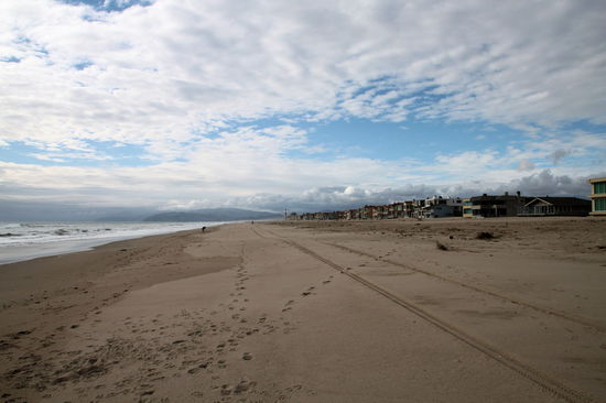 Am Strand bei Oxnard Shores konnte man ohne etwas zu bezahlen am Strand entlang laufen. Die gesparten 10 Dollar investierten wir anschließend in Kaffee. 