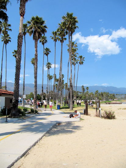 So hatten wir uns Kalifornien vorgestellt! Unser nächster Stopp entlang der Küste war Santa Barbara. Hier machten wir Pause am Strand. 
Rod: Meine Vorstellungen von Kalifornien basierten zu 90% auf 'Baywatch', 'Ein Colt für alle Fälle', 'Hart aber herzlich' und den 'Terminator'-Filmen! 