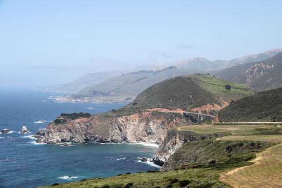 Dieser Abschnitt der Küste wird 'Big Sur' genannt und gehört zu den schönsten und bei Touristen beliebtesten Gebieten der kalifornischen Küste.