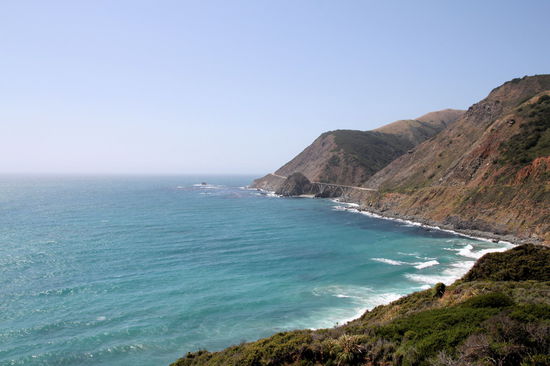 Noch mehr Küste und eine weitere schöne Brücke.