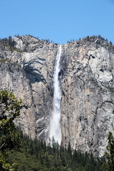 Während wir durch das Tal fuhren konnten wir immer wieder schöne Wasserfälle bestaunen.