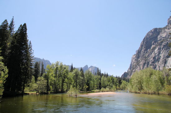 Am Fluss bei der Swinging Bridge machten wir Mittagspause.