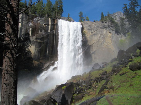 Der Vernal Fall. Durch den ganzen Wassernebel war der Weg auf den letzten Metern sehr nass und rutschig.