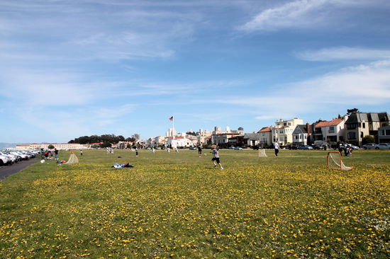 Kurze Pause am Marina Green.