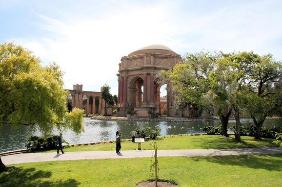 Der Palace of fine Arts.