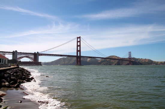Die weltbekannte Golden Gate Bridge.