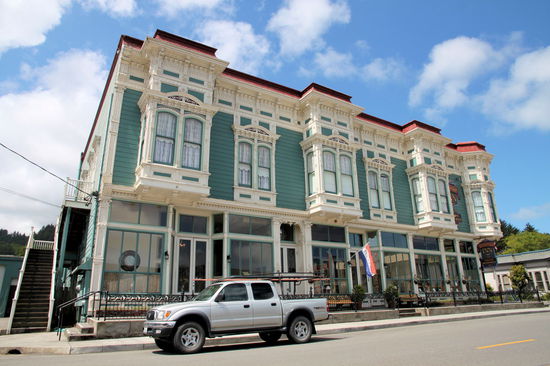 Nach einer Übernachtung in Rio Dell starteten wir den nächsten Tag mit einem leckeren Frühstück im Roses Cafe (nicht im Bild) in Ferndale, einer Kleinstadt mit hübschen alten Holzhäusern.