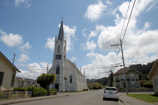 Eine der vielen Kirchen in Ferndale.