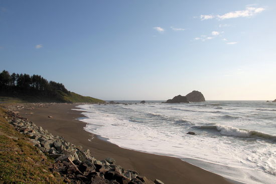 Nach den vielen Bäumen und Wanderungen durch den Wald gab es anschließend wieder wilde Küste.