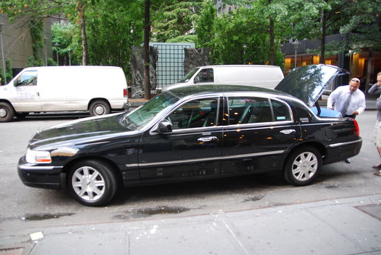 Unsere Luxuslimosine mit dem persoenlichen Gangster vom Flughafen 