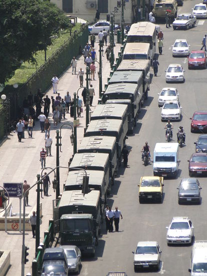 kairo - polizei und armee überall