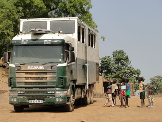 mali - neugierige kinder