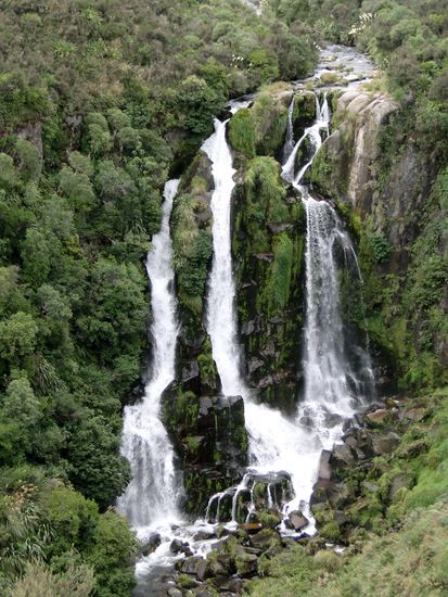 wasserfall irgendwo unterwegs