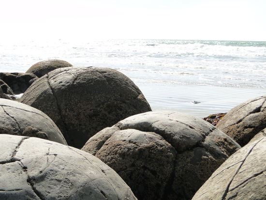 moeraki boulders