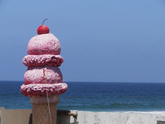 übergrosses eis am pacific beach