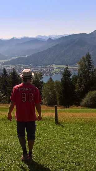 neureuth wanderung - wie unschwer zu erkennen, dieses t-shirt hab ich schon seit 1998 und hat alle 5 weltreisen miterlebt!
