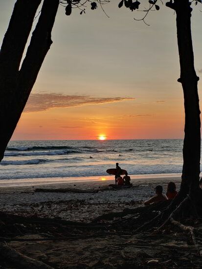 sonnenuntergang am strand von santa teresa