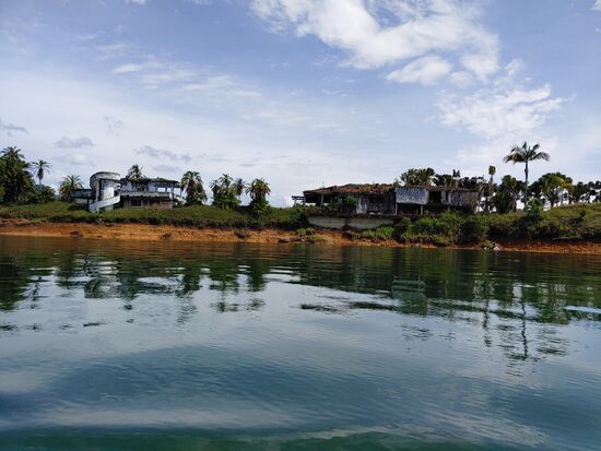 weg gebombte villa von pablo escobar