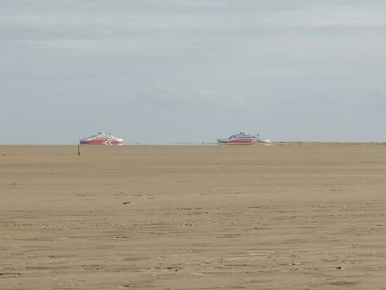 rømø - fährschiffe auf sand?