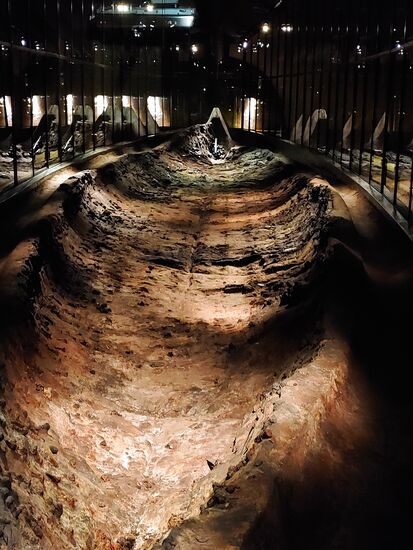 vikinger museum ladby - schiffsgrab unter dem grabhügel