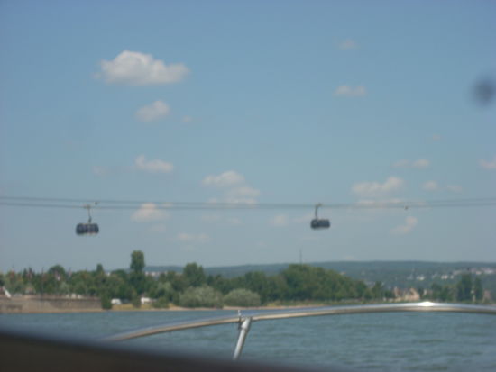Ehrenbreitstein muss sein in so einer Reisebeschreibung, und wenn es nur die temporären Gartenschaugondeln sind.