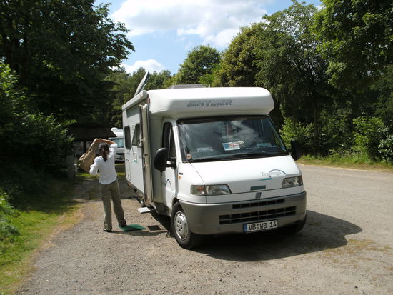 Auf dem Stellplatz in Egestorf. 
Steht die Antenne richtig?