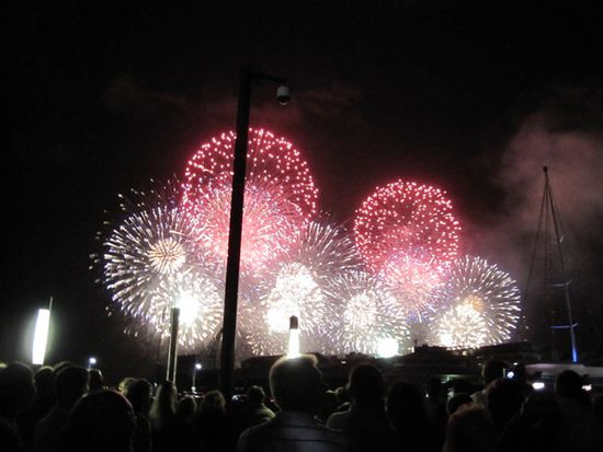Das Feuerwerk - leider war eine Laterne im Weg...