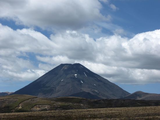 Mt. Ngauruhoe alias "der Schicksalsberg" alias "Mt. Doom" aus Herr der Ringe