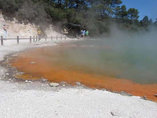 Champagne Pool / Wai-o-Tapu