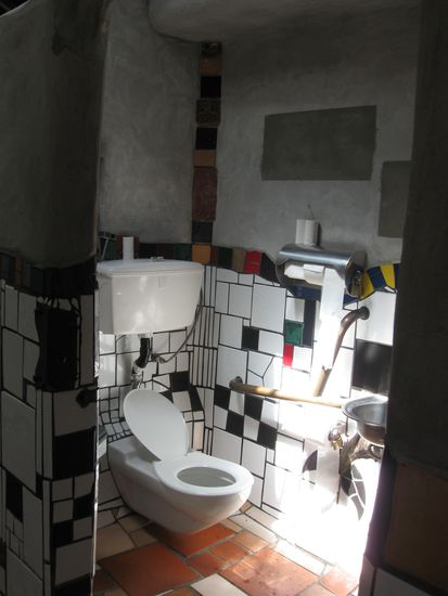 Hundertwassertoilette in Kawakawa