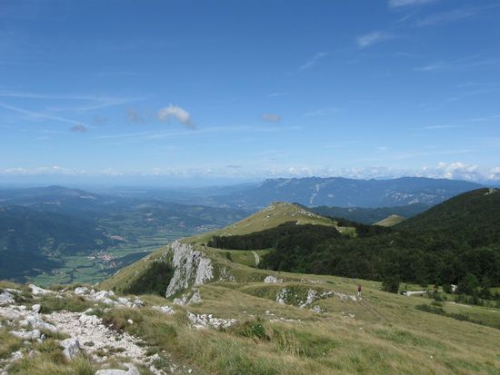 Blick über Bergrücken ins Vipava Tal