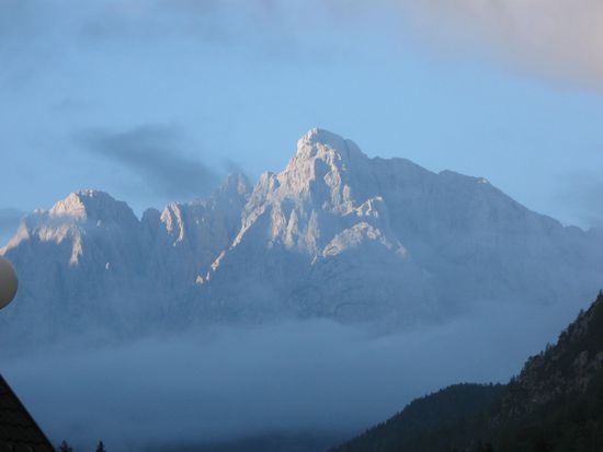 Das erste, was wir morgens sahen, als wir das Haus verließen.
Berg direkt neben unserem Apartment