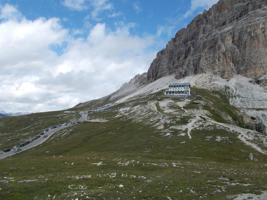 Auronzo Hütte
Man beachte die ganzen Autos